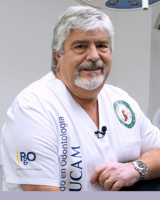 Un profesor de la UCAM, premio Dentista del Año 2021
