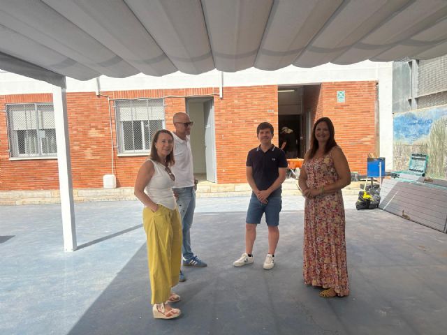 Nuevo impulso al Plan Sombra: el Ayuntamiento de Murcia extenderá 40 espacios de sombra a otros 12 centros educativos, beneficiando a más de 2.000 escolares