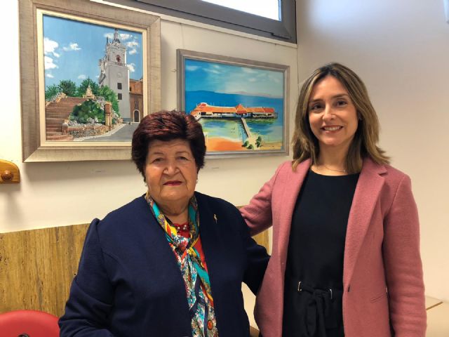 La exposición ´Los mayores también pintan´ permite contemplar 31 obras realizadas por socios de estos centros municipales