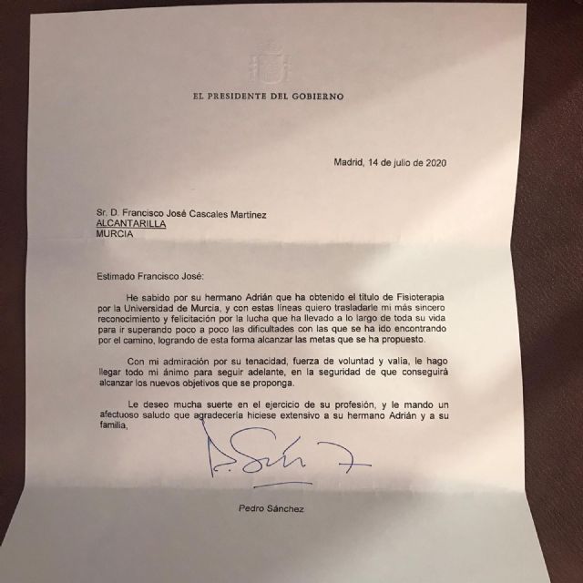 El alumno de la UMU Paco Cascales, primer sordo profundo de nacimiento sin ayudas técnicas que se gradúa en la universidad española