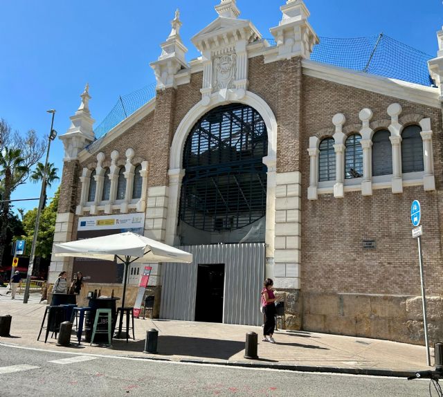 El plan de contingencia frente a lluvias en la rehabilitación de la plaza de abastos de Verónicas demuestra su eficacia