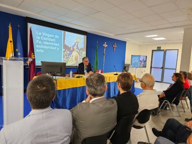 Expertos analizan la dimensión social y cultural de la fe en una jornada sobre patrimonio e identidad religiosa