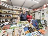 África en el corazón del Paseo Alfonso X: Mundo Negro vuelve a la Feria del Libro de Murcia - Foto 3