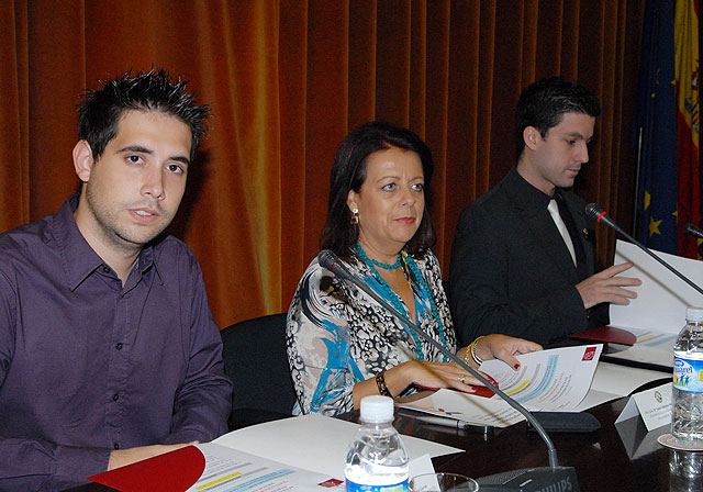 Antonio Lorente(i), Maribel Sánchez-Mora e Ismael Hernández