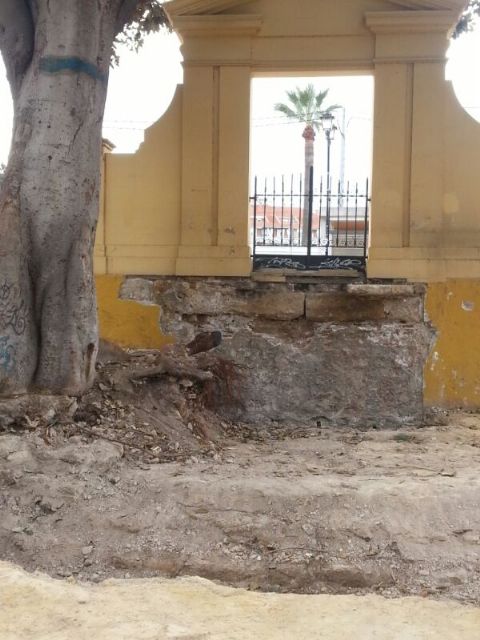 IU-Verdes denuncia que las obras de restauración de la antigua escalera del jardín botánico están paradas