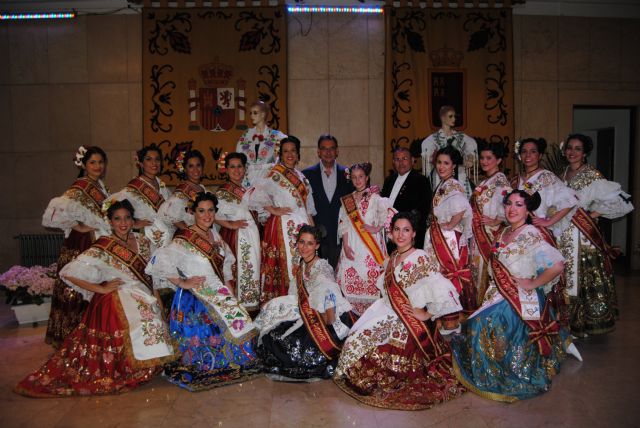 Las Reinas de la Huerta visitan la Delegación - Fiestas de Primavera 2014