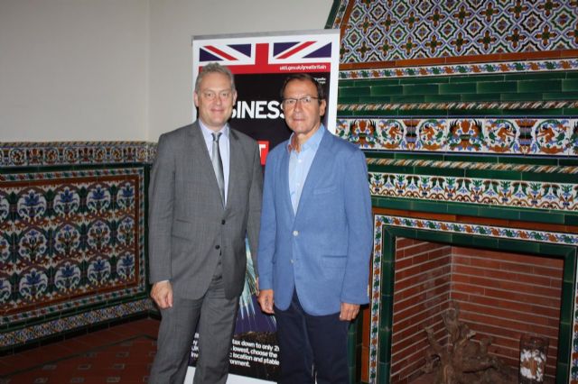 El Alcalde se entrevista con el Embajador de Reino Unido