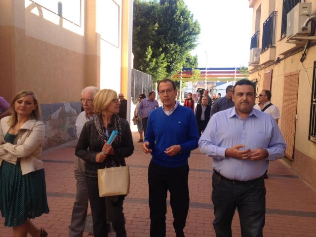 El Alcalde visita en Espinardo las obras del nuevo pabellón polivalente y la Plaza de la Constitución del Espíritu Santo