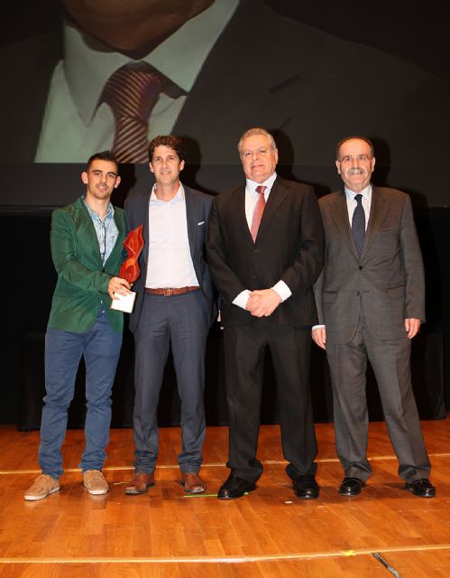 ElPozo Murcia FS distinguido con el galardón de ´Mejor Equipo´ 2014 de la Región de Murcia