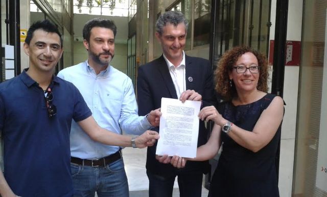 Ahora Murcia, Podemos, PSOE y UPyD firman el compromiso para la protección de la eESAD ad y el Cascales
