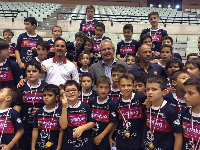 200 niños del Campus de Paulo Roberto disfrutan de la fiesta de clausura celebrada en el Palacio de los Deportes