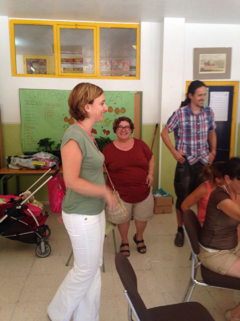 77 madres con sus hijos disfrutan de la escuela de verano de la Concejalía de Derechos Sociales