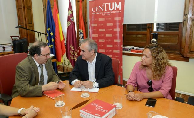 El PSOE apoya las reivindicaciones de la Universidad de Murcia en financiación y prácticas en hospitales