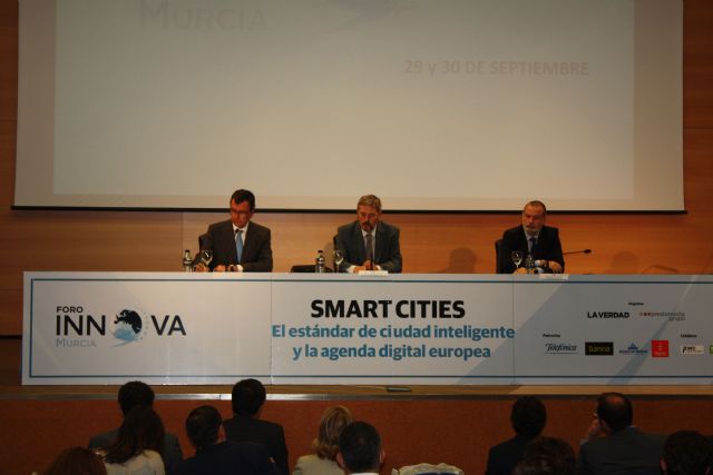 El Alcalde sitúa la transparencia y la participación ciudadana como elementos imprescindibles de las ciudades inteligentes