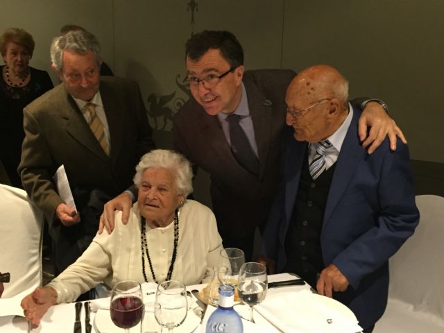 Ana María Cuello y Rafael Pardo se convierten, con 94 años, en Abuelos del Año de los centros de mayores