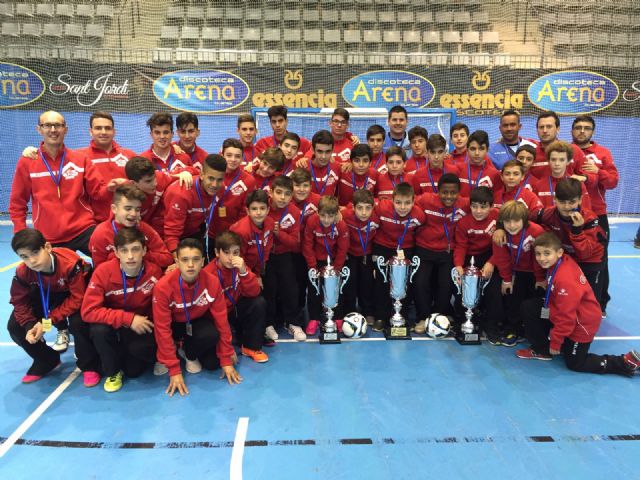 El equipo Infantil se proclama Campeón de la World Futsal Cup, y los equipos Alevín A y Cadete, Subcampeones