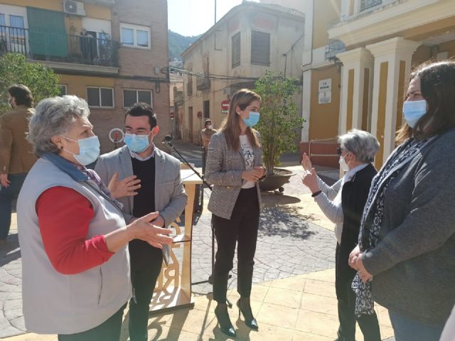 Los vecinos de Algezares decidirán si se desarrolla un proyecto de calmado de tráfico en la calle Saavedra Fajardo