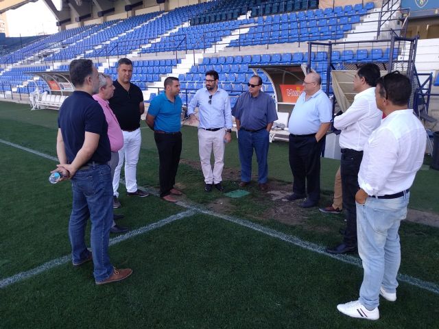 José Antonio Serrano conoce de primera mano el proyecto 'bien estructurado y con ánimo de seguir creciendo' del UCAM Club de Fútbol