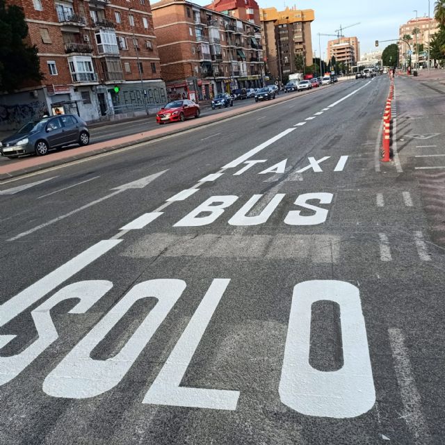Comienza la señalización de alrededor de 2 nuevos kilómetros de carriles de uso exclusivo para bus y taxi