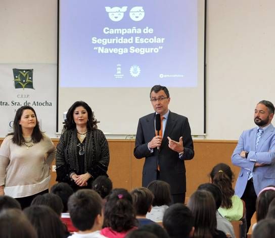 El Ayuntamiento lanza la campaña escolar ´Navega seguro´ para concienciar sobre el buen uso de las redes sociales entre los niños