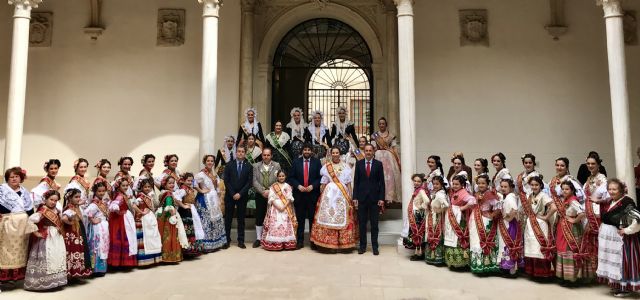 López Miras recibe a la Reina de la Huerta 2018 y a la Reina de la Huerta Infantil