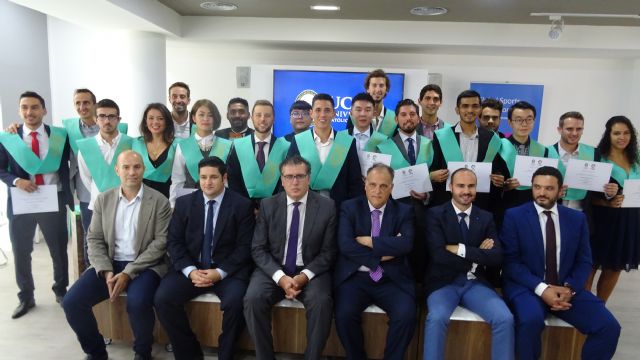 Estudiantes de ocho nacionalidades se gradúan en tres másteres de la UCAM en Madrid