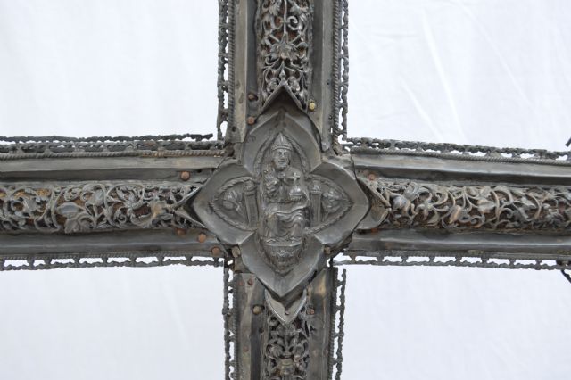 La UMU descubre la relación de una cruz procesional con la platería castellana tardogótica