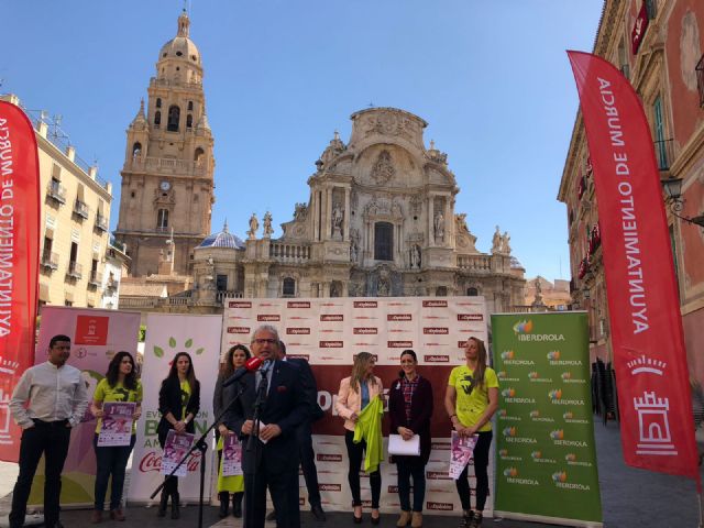 Miles de mujeres reivindicarán el papel del deporte femenino en la III Carrera de la Mujer de Murcia