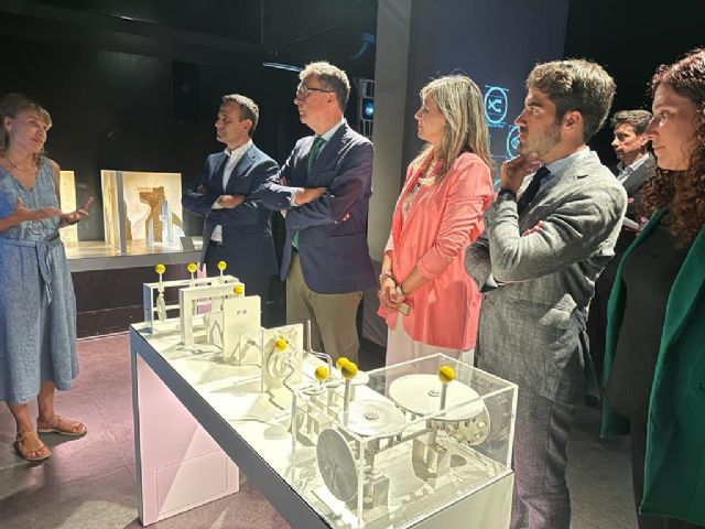 La Fundación La Caixa y el Ayuntamiento de Murcia presentan 'Leonardo da Vinci. Observa. Cuestiona. Experimenta'