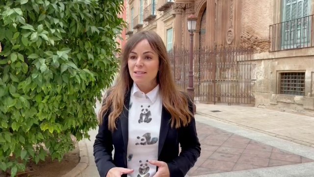 El PSOE municipal replica en la Glorieta el caos institucional del sanchismo