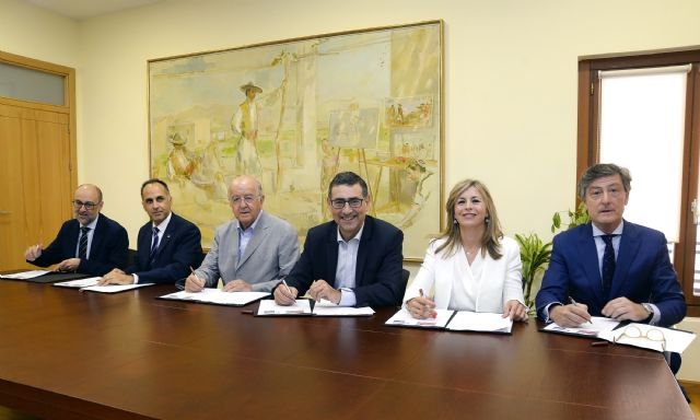 Firmado el convenio 'Cátedra de Empresa Familiar Mare Nostrum UMU-UPCT con Bankia y Fundación Cajamurcia