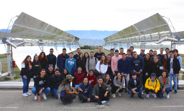 Estudiantes de Química y Biología de la UMU conocen el mayor centro de energías renovables de España