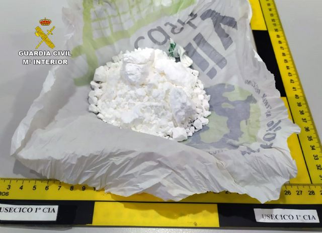 La Guardia Civil detiene in fraganti a dos individuos con más de 100 gramos de cocaína