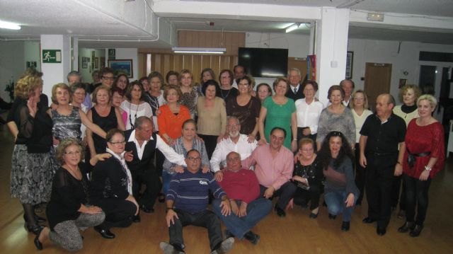 Familia destaca la 'gran actividad' del centro social de mayores de Murcia en su 44 aniversario
