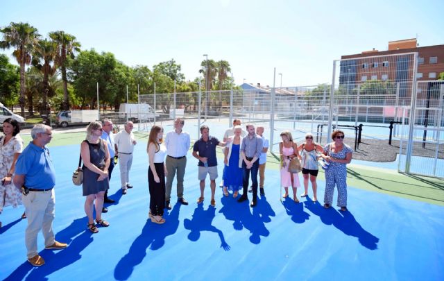 Más de 25.000 vecinos de El Palmar se beneficiarán de las nuevas pistas deportivas en la Plaza de la Democracia
