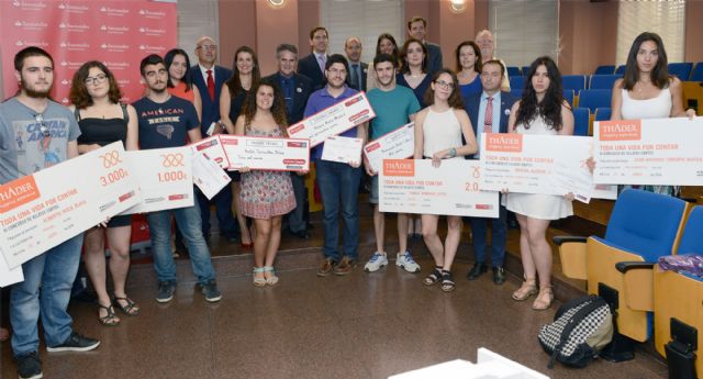 La UMU entrega los premios de los concursos de movilidad Relato Corto Thader y Santander Ingenio