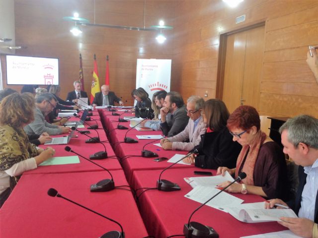Martínez-Oliva informa a la Comisión de Vigilancia de la Contratación sobre el cumplimiento del contrato de Tribugest