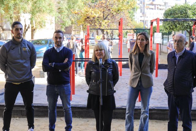 El municipio de Murcia cuenta desde hoy con cinco nuevas zonas de calistenia que permitirán practicar deporte al aire libre