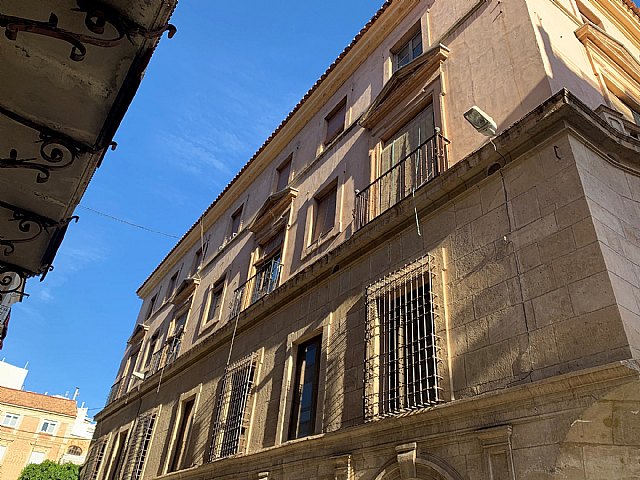 El Cabildo ejecuta obras de urgencia en una de las fachadas de las Casas de los Canónigos