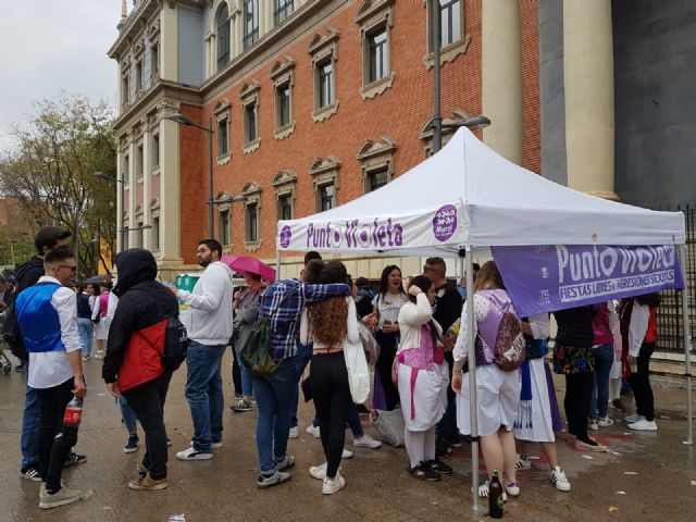 500 personas acudieron ayer a los puntos de violeta en demanda de información