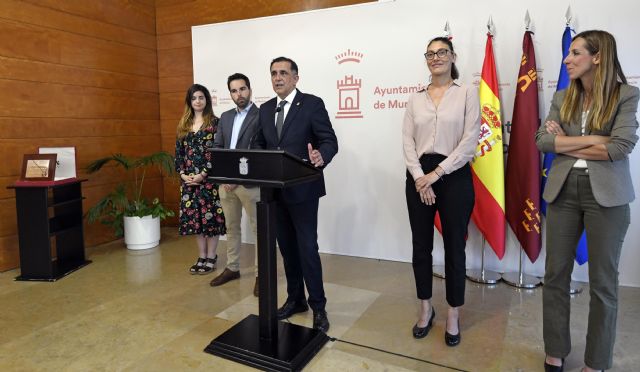 El Alcalde recibe al equipo femenino de fútbol CAP Ciudad de Murcia con motivo de su ascenso a primera división nacional