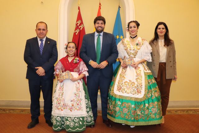 Fernando López Miras recibe a la Reina de la Huerta 2019 y a la Reina de la Huerta Infantil