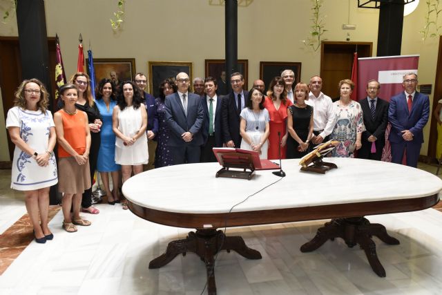 Toma de posesión de nuevos catedráticos y profesores titulares de la Universidad de Murcia.