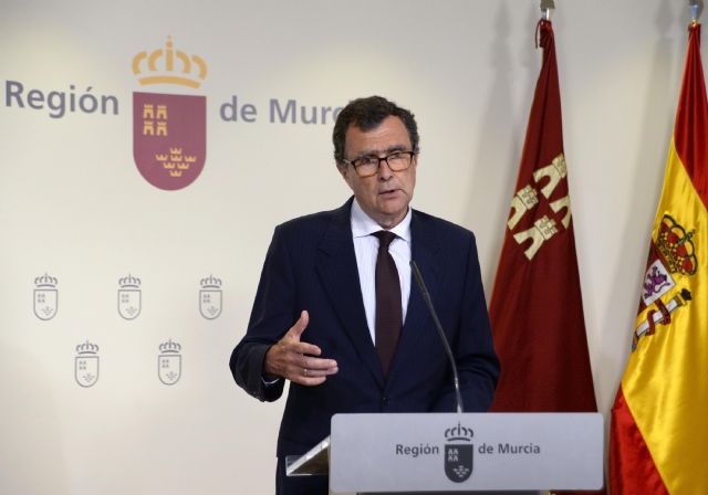 Ballesta reivindica mayor financiación para Murcia, 'una capital joven y en continua expansión de la España que se llena'