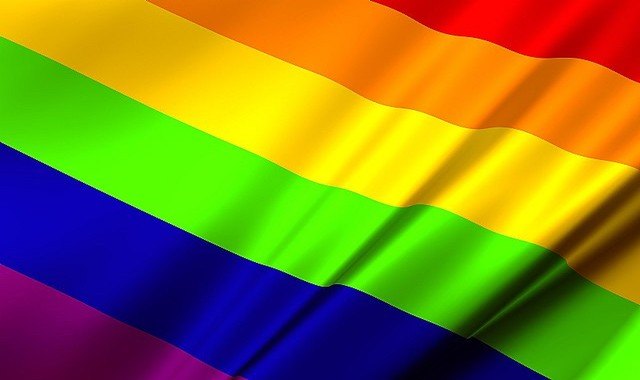 La fachada del Edificio Moneo se iluminará hoy y mañana con el color arco iris con motivo del Día del Orgullo LGTBI