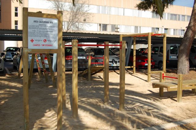 La Universidad de Murcia instala tres gimnasios urbanos al aire libre en el Campus de Espinardo