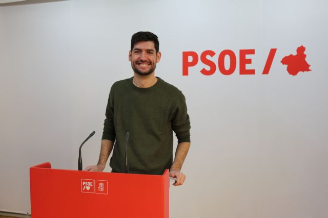 Miguel Company: 'Ballesta nos condena al peor transporte público de España y al aire más contaminado del país'