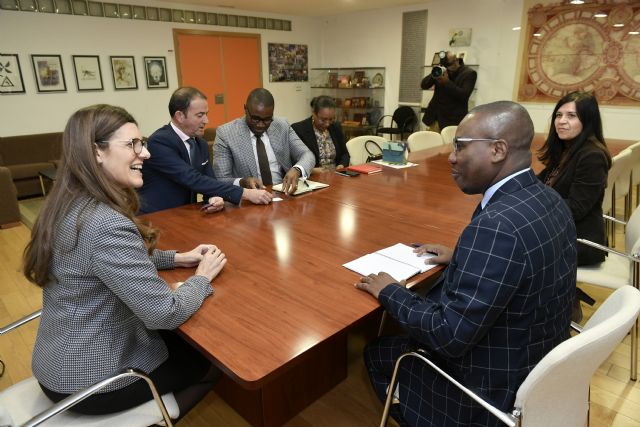 La Universidad de Murcia recibe al embajador de Haití en España para impulsar acuerdos de cooperación