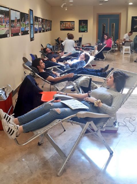 La Universidad de Murcia cierra la campaña de donación de sangre con más de 300 donantes atendidos en una mañana