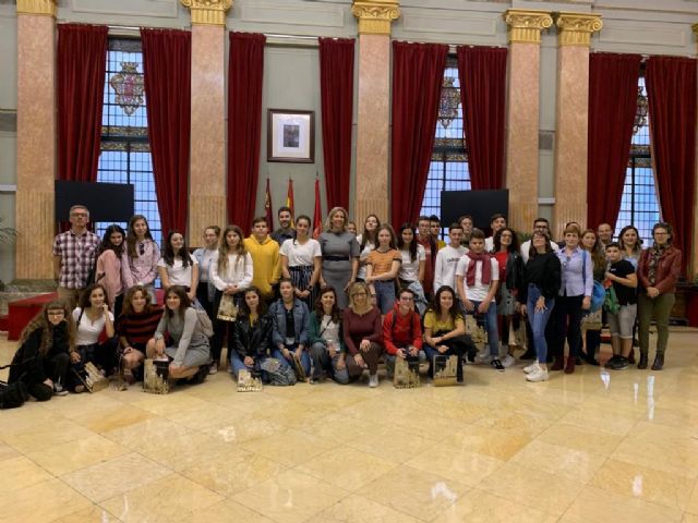 El Ayuntamiento recibe a alumnos italianos, franceses y españoles del programa Erasmus +